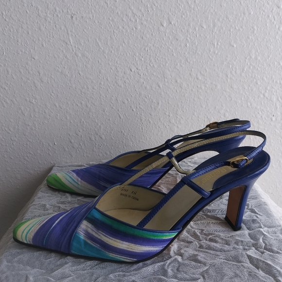 J. RENEE' Leather sole dress heels - Picture 2 of 4